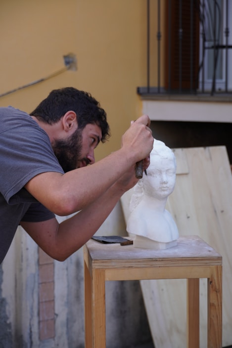 guy sculpting