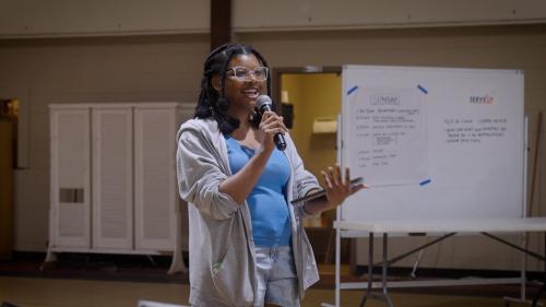 Sommer speaking 